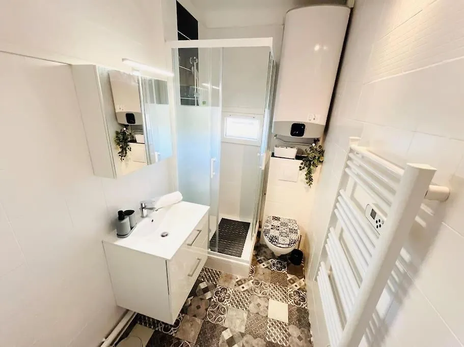 Apartment Cosy Appartement Vue Mer, Clim, Place De Parking Sanary-sur-Mer